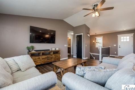 1906 Rock Ridge Lane St. Peter MN 56082