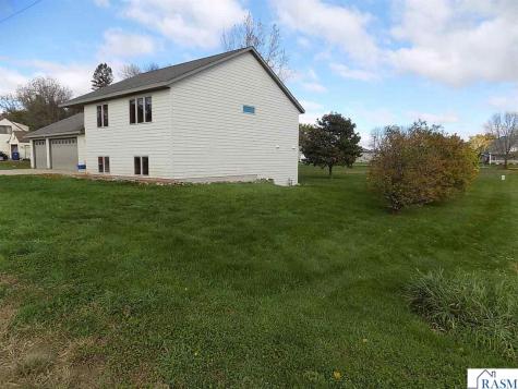 559 E 11th Street Gibbon MN 55335