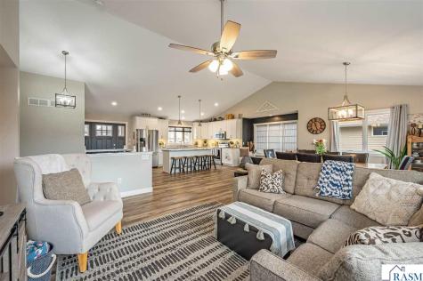 2292 Deerwood Drive North Mankato MN 56003