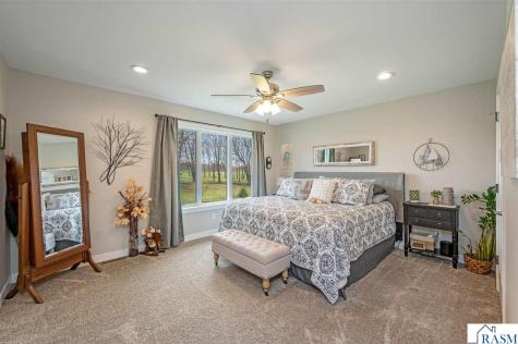 2292 Deerwood Drive North Mankato MN 56003