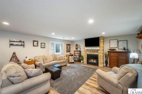 2292 Deerwood Drive North Mankato MN 56003