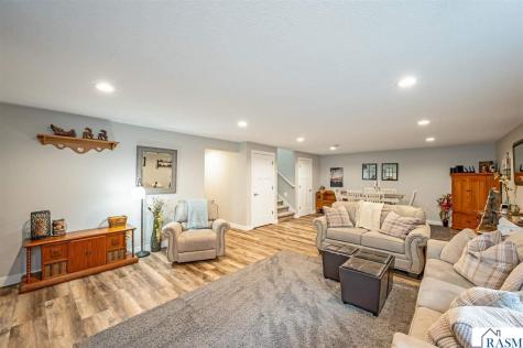 2292 Deerwood Drive North Mankato MN 56003