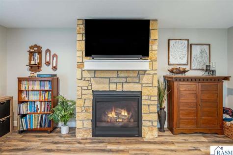 2292 Deerwood Drive North Mankato MN 56003
