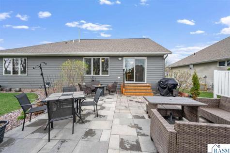 2292 Deerwood Drive North Mankato MN 56003