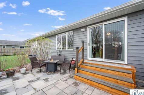 2292 Deerwood Drive North Mankato MN 56003