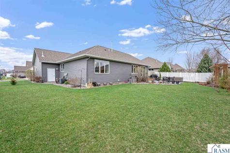 2292 Deerwood Drive North Mankato MN 56003