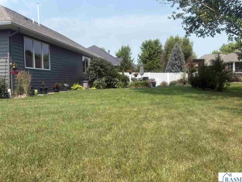 2292 Deerwood Drive North Mankato MN 56003