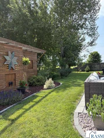 2292 Deerwood Drive North Mankato MN 56003