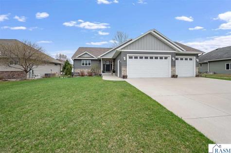 2292 Deerwood Drive North Mankato MN 56003