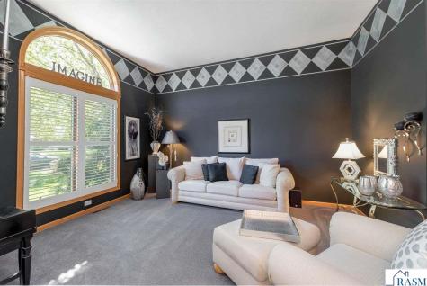 2153 Peregrine Lane North Mankato MN 56003