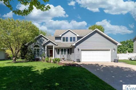2153 Peregrine Lane North Mankato MN 56003