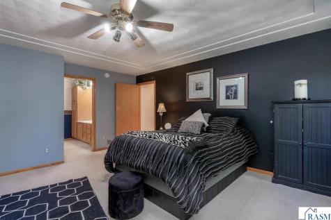 2153 Peregrine Lane North Mankato MN 56003