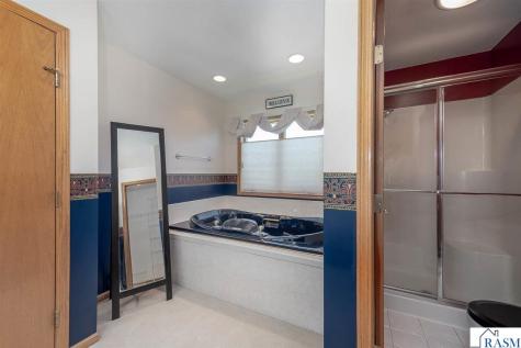 2153 Peregrine Lane North Mankato MN 56003
