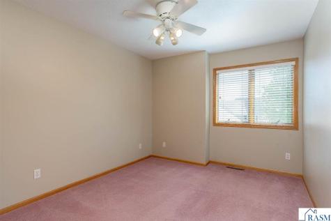 2153 Peregrine Lane North Mankato MN 56003