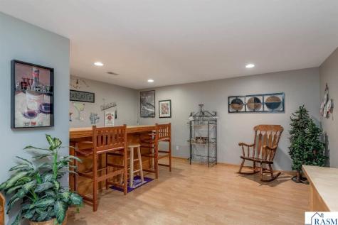 2153 Peregrine Lane North Mankato MN 56003