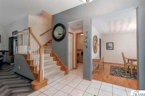 2153 Peregrine Lane North Mankato MN 56003