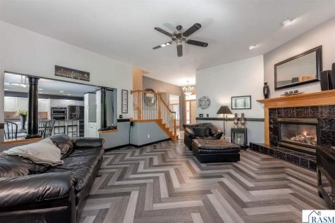 2153 Peregrine Lane North Mankato MN 56003