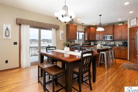 610 E Rolling Hills Drive Le Center MN 56057