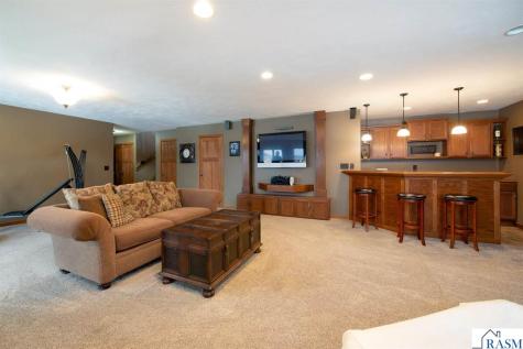 610 E Rolling Hills Drive Le Center MN 56057