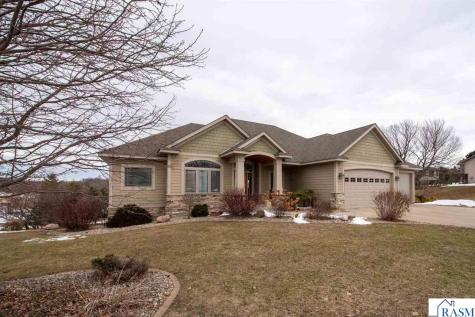 610 E Rolling Hills Drive Le Center MN 56057