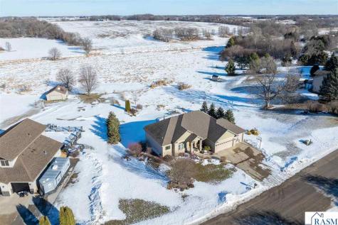 610 E Rolling Hills Drive Le Center MN 56057