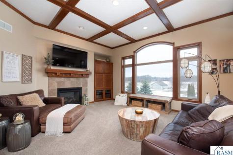 610 E Rolling Hills Drive Le Center MN 56057