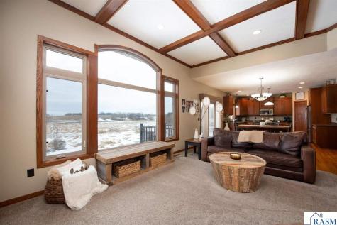 610 E Rolling Hills Drive Le Center MN 56057