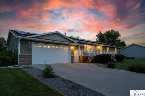 219 SE 5th Street Madelia MN 56062