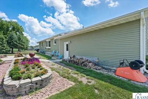 219 SE 5th Street Madelia MN 56062