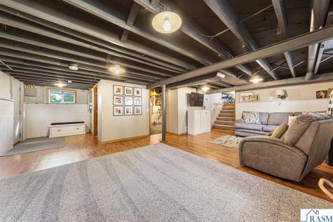 101 Marquette Avenue North Mankato MN 56003