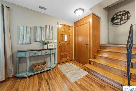 101 Marquette Avenue North Mankato MN 56003