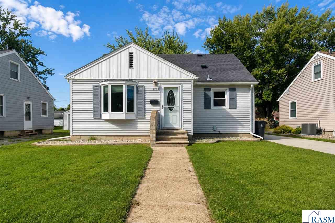 1424 Fair Street Mankato MN 56000-1