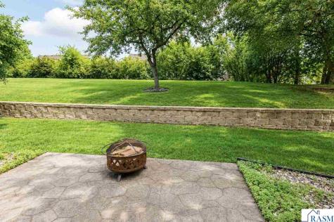 105 Raven Court Mankato MN 56001