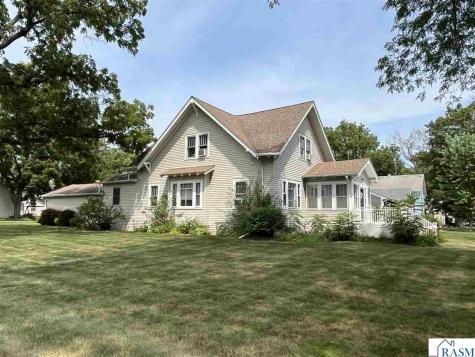 820 8th Street South St. James MN 56081
