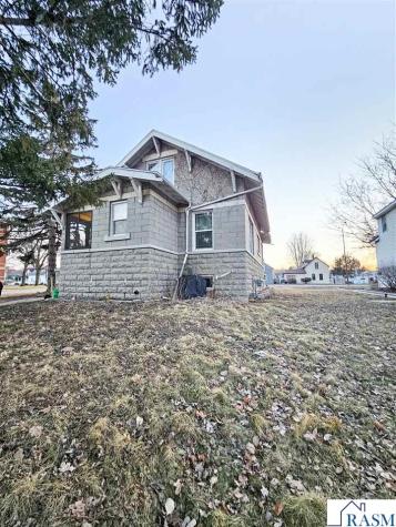 812 Broadway Street North New Ulm MN 56073