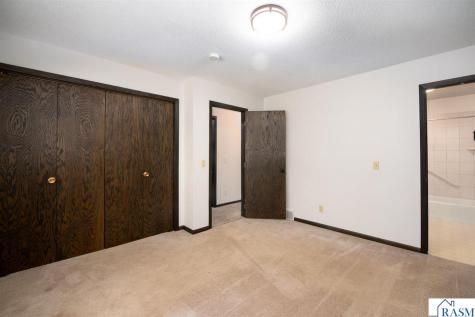 2208 Marwood Drive Mankato MN 56001