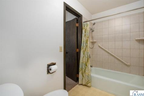 2208 Marwood Drive Mankato MN 56001
