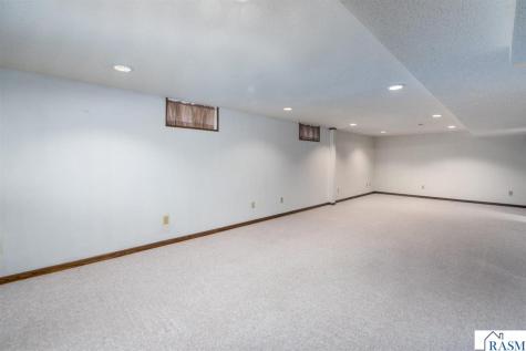 2208 Marwood Drive Mankato MN 56001