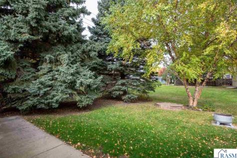 2208 Marwood Drive Mankato MN 56001