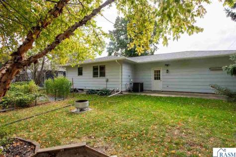 2208 Marwood Drive Mankato MN 56001