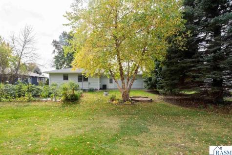 2208 Marwood Drive Mankato MN 56001