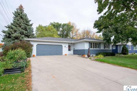 2208 Marwood Drive Mankato MN 56001