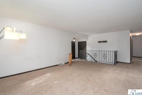 2208 Marwood Drive Mankato MN 56001