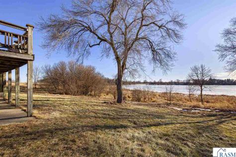 12141 Tripp Avenue Dundee MN 56131
