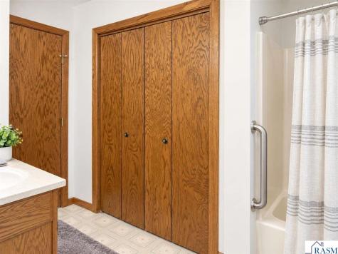 58691 185th Mankato MN 56001