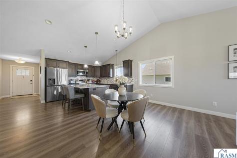 10 Sunset Court North Mankato MN 56003