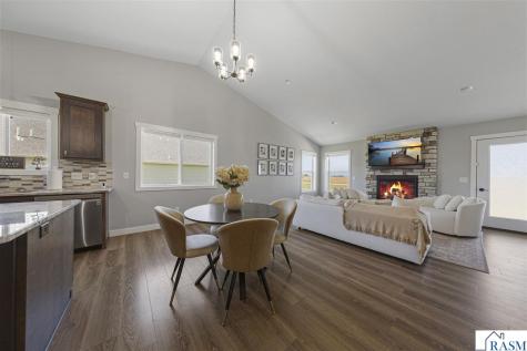 10 Sunset Court North Mankato MN 56003