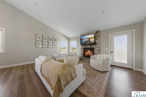 10 Sunset Court North Mankato MN 56003