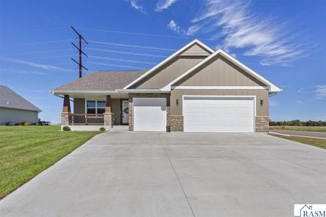 10 Sunset Court North Mankato MN 56003