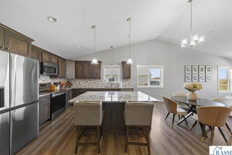 10 Sunset Court North Mankato MN 56003